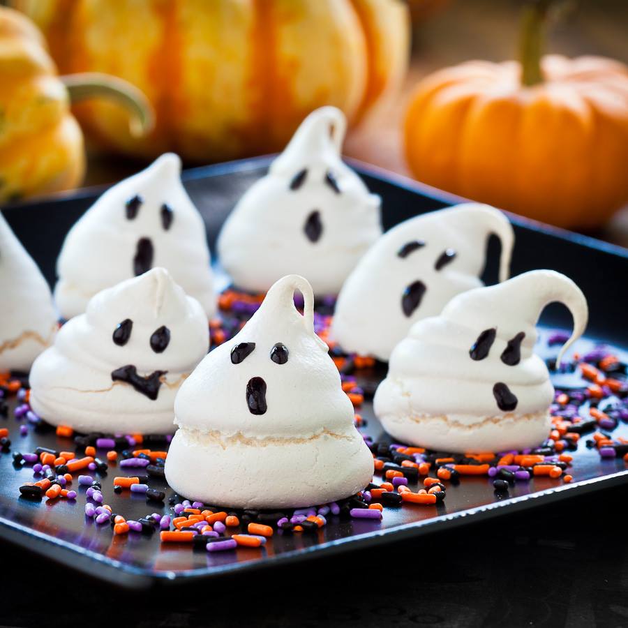 Halloween White Ghost Cupcakes