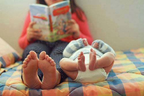 Baby-and-Mom-Reading-a-Book