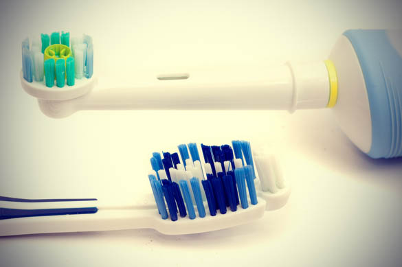 Electric-vs-Manual-Toothbrush