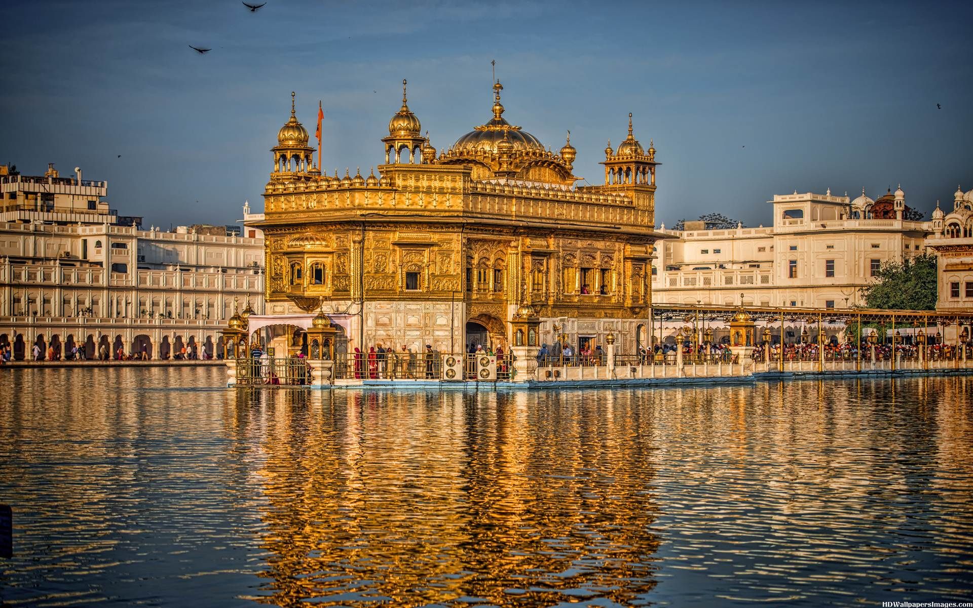 Golden-Temple-In-Amritsar-India