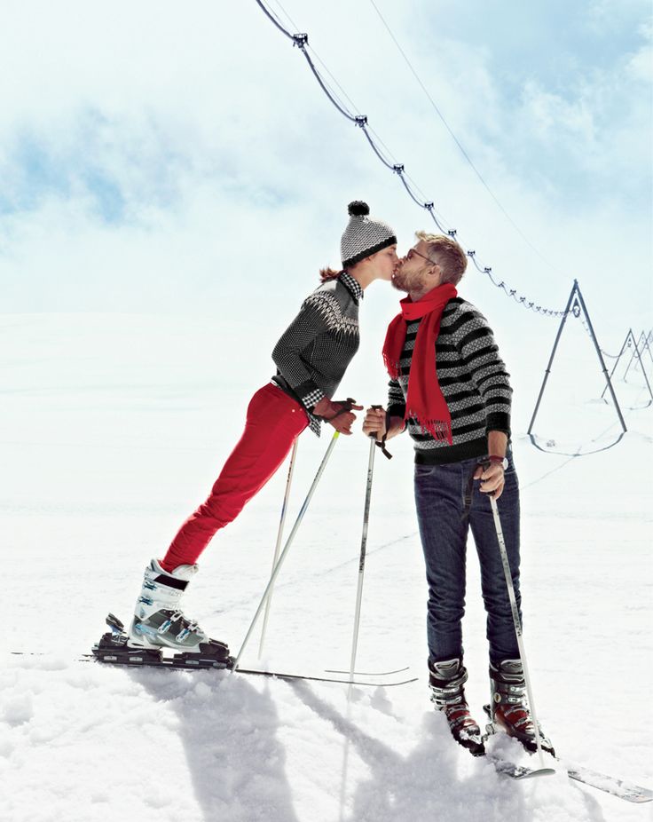 ski couple kissing romantic