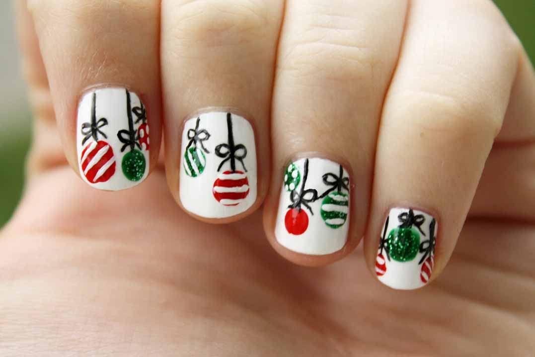 Christmas Balls Nail Art