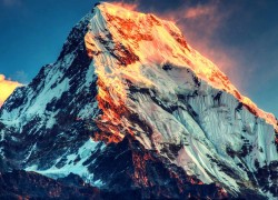 Everest Peak Sunset