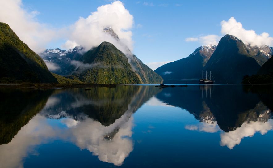 New Zealand Lake with Mountains Tourist destination