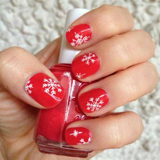 Winter Snowflake Christmas Nail Art