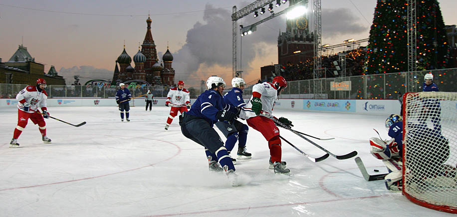 Ice rink on Red Square in Moscow 2