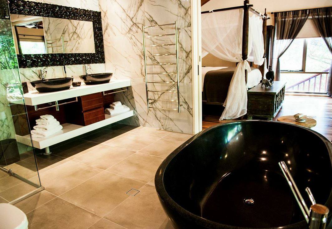 The Jamala Wildlife Lodge bathroom