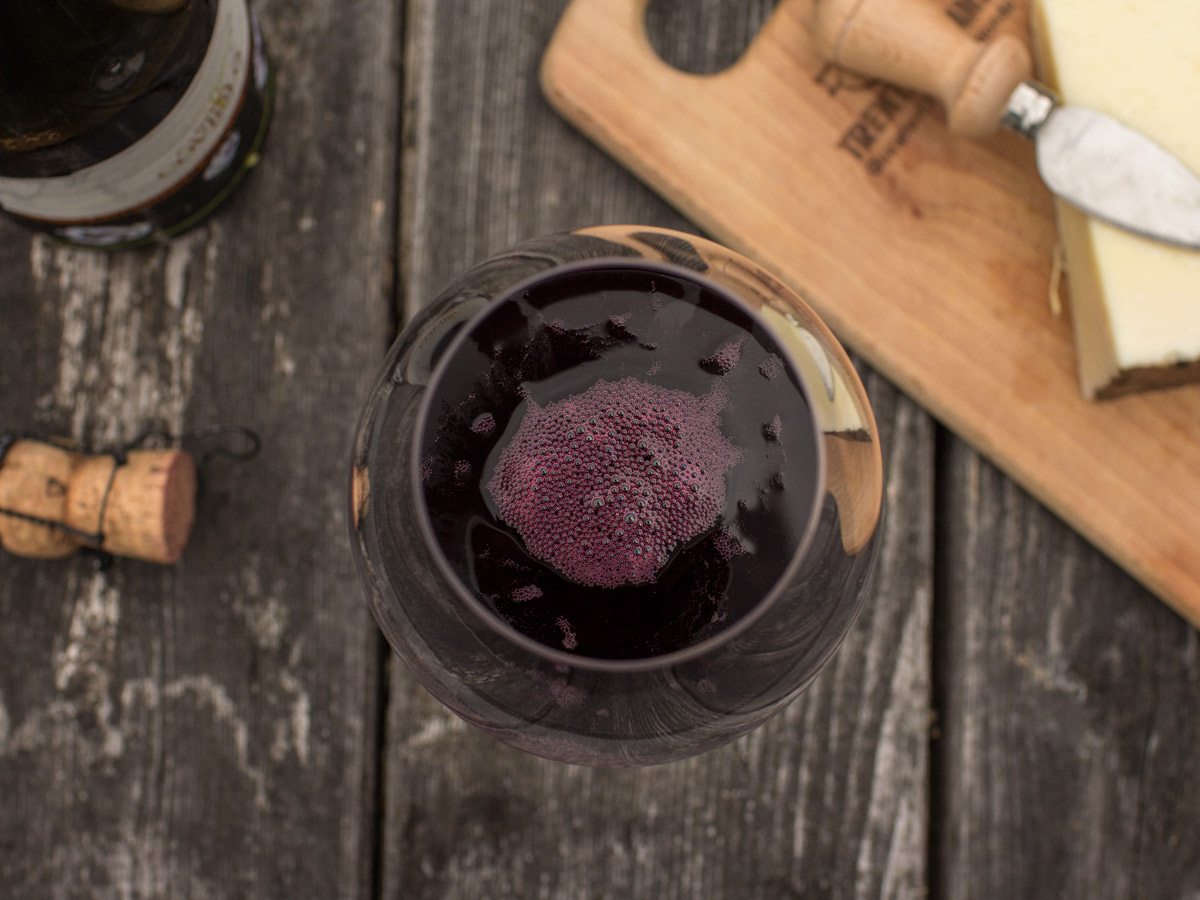 sparkling-red-wine in a glass