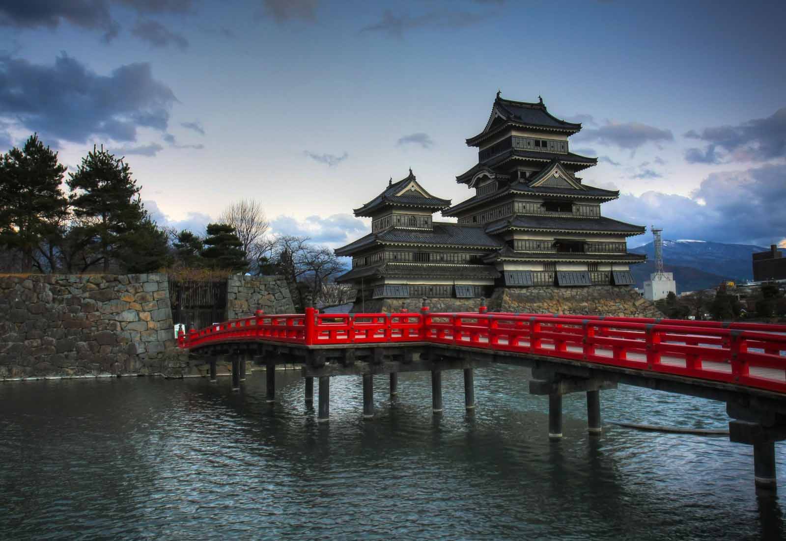  Matsumoto Castle Japan bridge