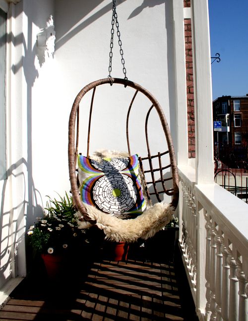 Balcony swing