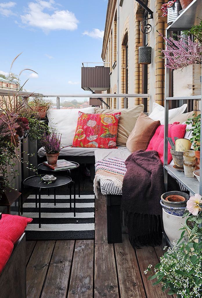 terrace decor with colorful pillows