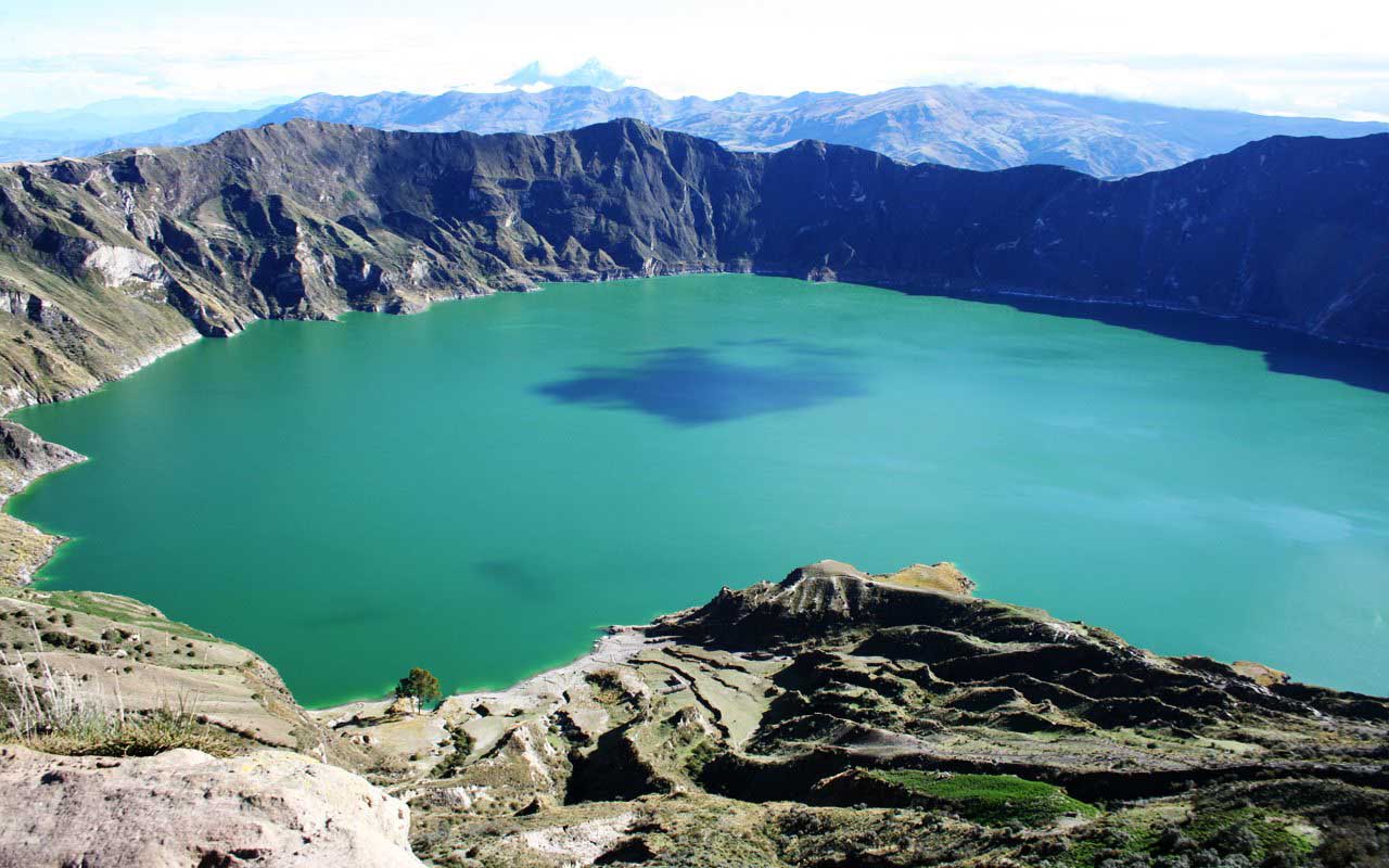 Lago_crater_Quilotoa_Ecuador