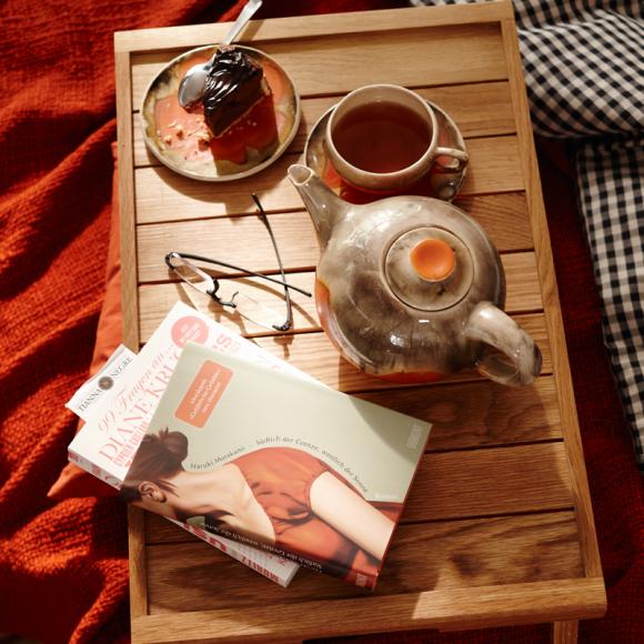 serving-tray-book-tea-teapot-cozy-interior-design-ideas