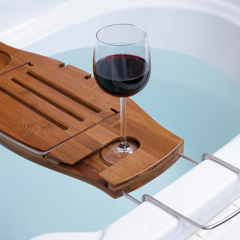 wooden-bath-wine-holder glass of red wine