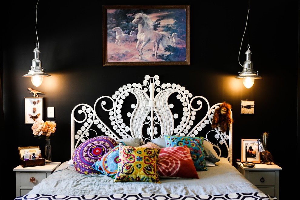 2-black-wall-paint-eclectic-design-bedroom