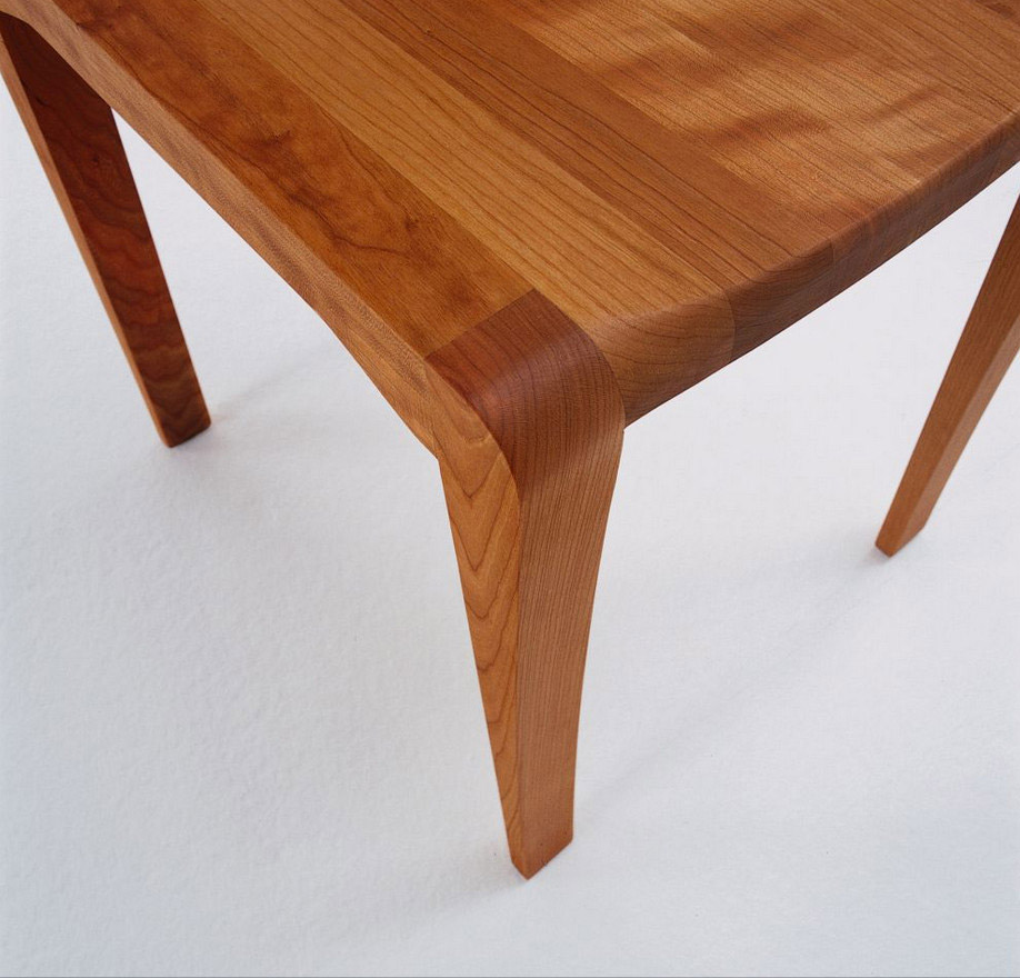 cherry-table-in-the-detail-wood-table