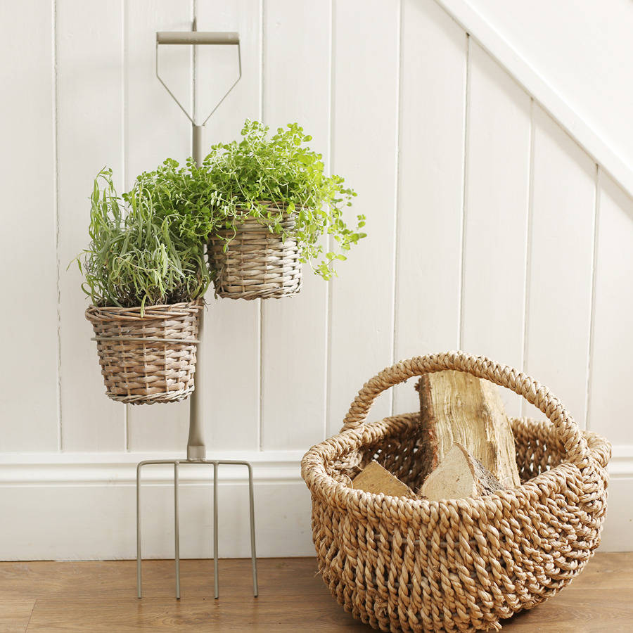 Garden fork decoration decoration herbs wicker basket planter