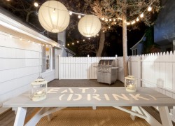 table-decorations-in-the-garden-design-of-the-porch