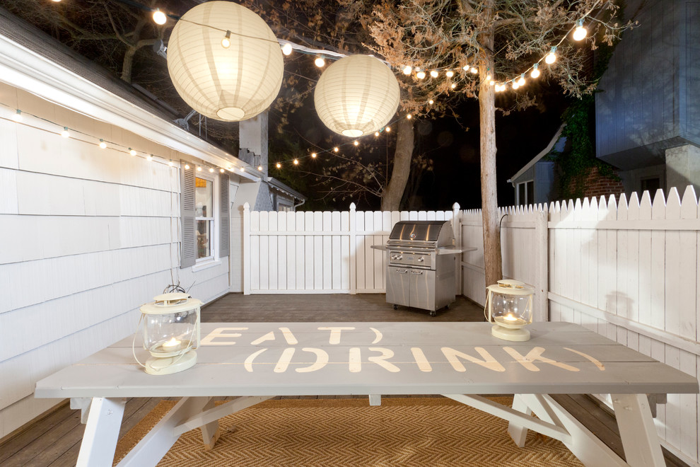 table-decorations-in-the-garden-design-of-the-porch