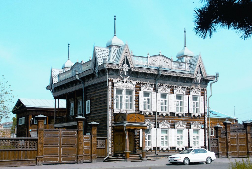 House of Europe - one of the most beautiful wooden houses in Irkutsk Lacy house