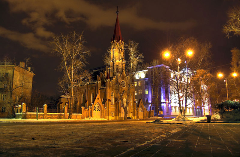 Irkutsk-Theaters-by-night-Russia,-Sibir