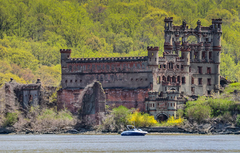 Castle-on-the-Hudson,-New-York-former-mill-town-build