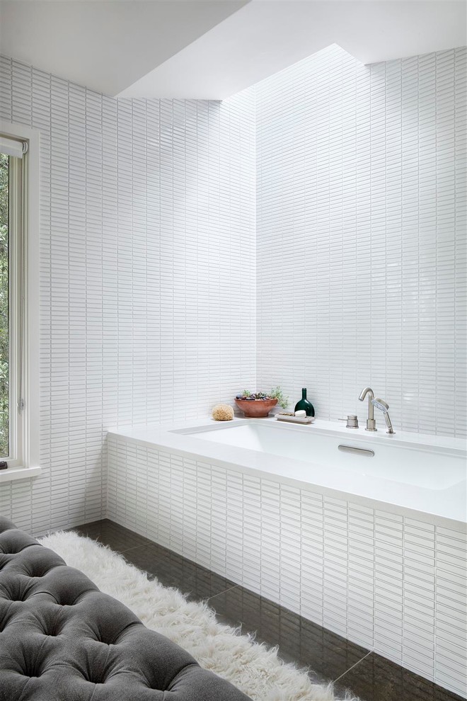 Sofa Carpet bathtub White tiles-bathroom furniture