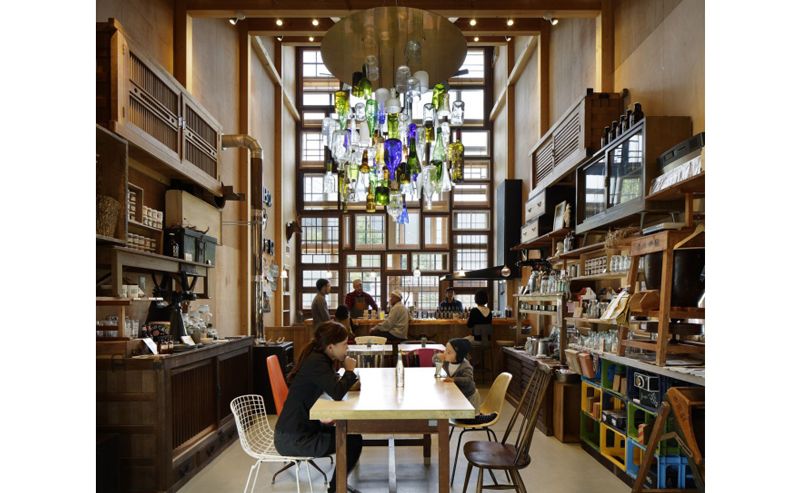 Kamikatz-Public-House-zero-waste-building-from-recycled-garbage-facade-Japan-town-Kamikatsu-dining-room