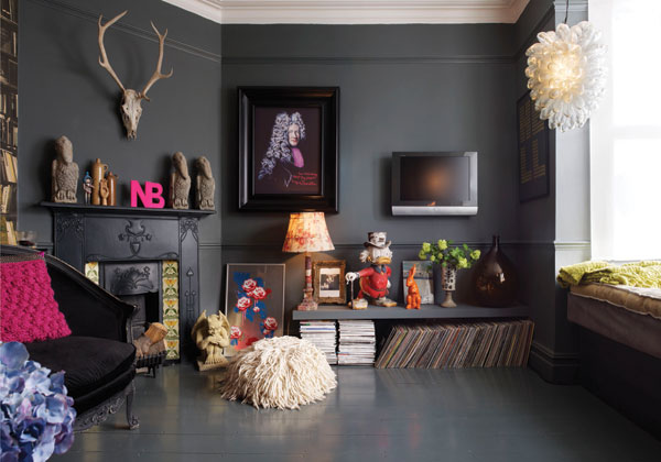 Brave Interior Ideas Dark Wall Black Painted Wall Colorful Small Decor Fall Interior Desigh Trends