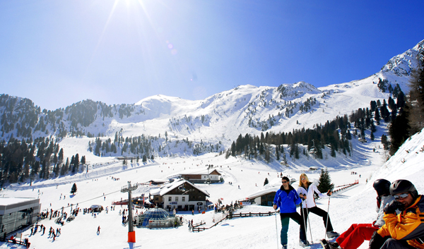 Cortina-dampezzo-ski-resort-Italy-ski-holidays-skiing-resorts-ski-vacations-last-minute-ski-deals-ski-package-deals-all-inclusive-ski-holidays-best-family-ski-resorts