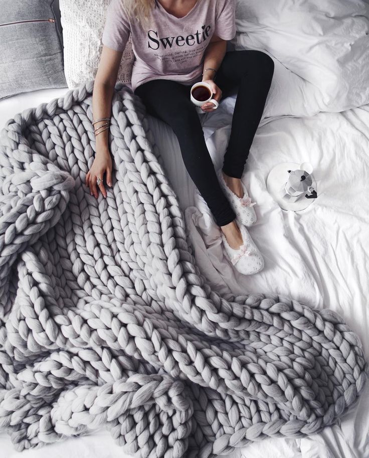 Knitted Blankets Oversized Knited Grey Blanket Woman with Coffee Warm Feeling Autumn Season Interior Design Ideas