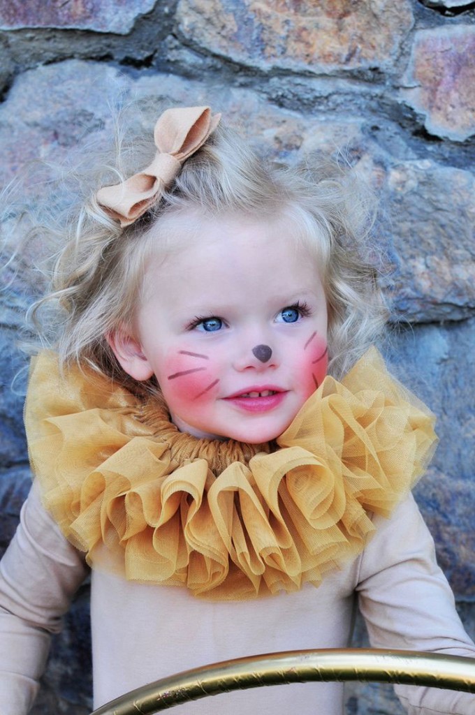 Lion-Baby-Girl-Halloween-Blonde-Baby--Costume-Halloween-costume-ideas--Costume-ideas-Baby-Halloween-costumes-Halloween-ideas-Superhero-costumes