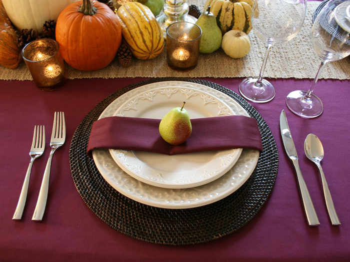 Thanksgiving-Purple-Fall-thanksgiving-centerpiece-thanksgiving-table-settings--inexpensive-thanksgiving-table-decorations