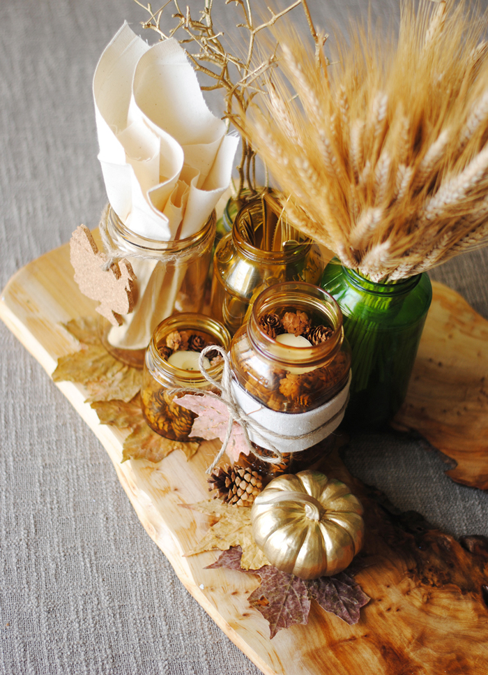 Thanksgiving-Table-Decoration-Jars-Pumpkins-Leaves-thanksgiving-centerpiece-ideas--easy-thanksgiving-table-decorations