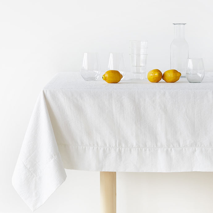 White classic table cloth lemons fall table decorations autumn table decorations easy thanksgiving centerpieces fall décor simple inexpensive fall table decorations fall table settings