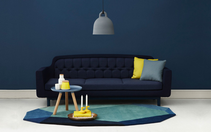 Blue-Interior-Design-Blue-Wall-Yellow-Pillow-Abstract-Carpet-colors-color-palette-colour-schemes-complementary-colors-colour-combination-basic-color-wheel