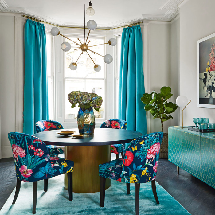 Colorful-Chairs-Golden-Vase-Dinning-Room-colors-color-palette-colour-schemes-complementary-colors-colour-combination-basic-color-wheel