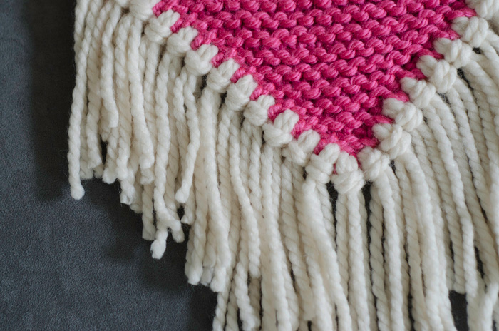 DIY-Pink-Knitted-Wall-Hanging-Decor-crochet-home-décor-knitted-decorations-knitted-home-decor-crochet-wall-art-knitted-wall-hanging