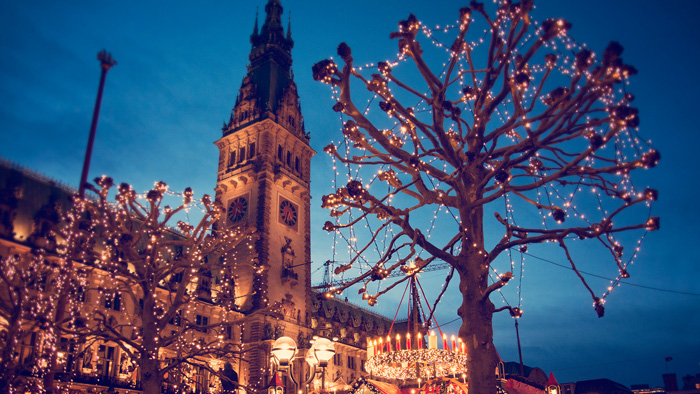 Hamburg-Christmas-Rathhaus-Market-Lights-best-christmas-markets-christmas-market-holidays-best-christmas-markets-in-europe-german-christmas-markets