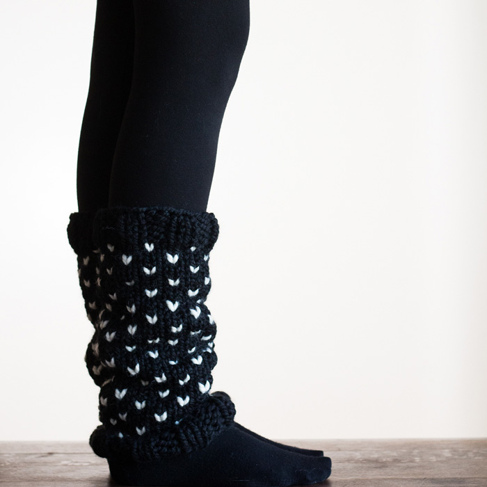 Leg-warmers-knitted-pattern-Black-white-hearts-For-Cold-Days-Womens