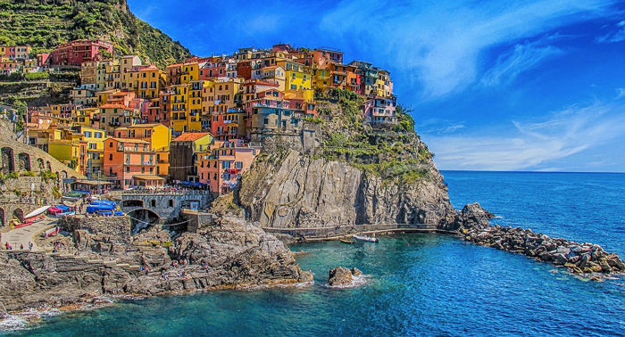 Portofino,-Le-Cinque-Terre-Seaside-Coast-Colorful-Houses-europe-trip-planner-planning-a-trip-to-europe-driving-in-europe-planning-a-driving-holiday-in-europe