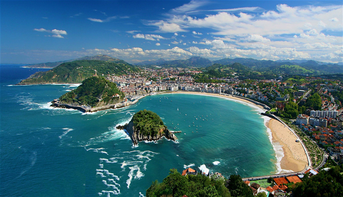 San-Sebastian-Spain-Seaside-Coast-Beach-Island-europe-trip-planner-planning-a-trip-to-europe-driving-in-europe-planning-a-driving-holiday-in-europe