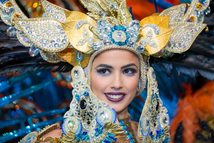 Santa-Cruz-Carnival-Beautiful-Woman-with-Amazing-Costume-carnival-festival-carnival-party-carnival-events-local-carnivals-carnival-cruise