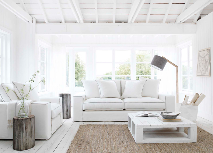 White-Interior-Livingroom-White-Walls-White-Sofa-White-Coffee-Table-colors-color-palette-colour-schemes-complementary-colors-colour-combination--basic-color-wheel