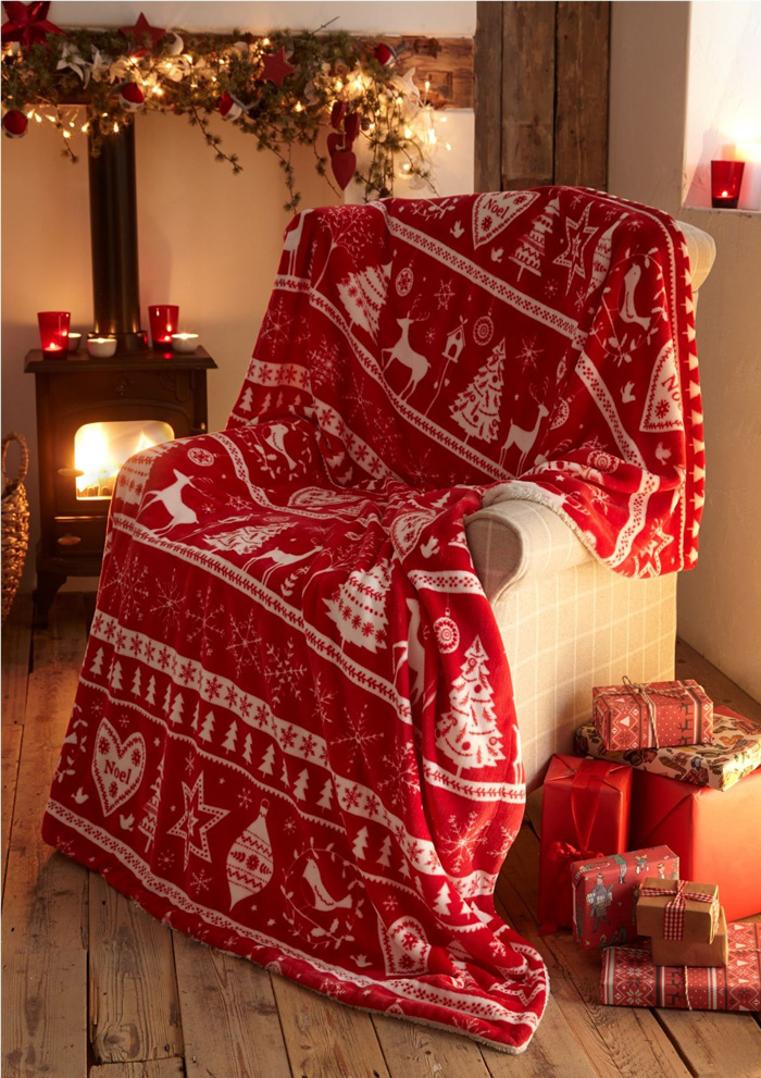 Christmas-Festive-Sofa-Decoration-Red-Blaket-christmas-diy-christmas-home-décor-christmas-decoration-ideas-christmas-mantel-decorations
