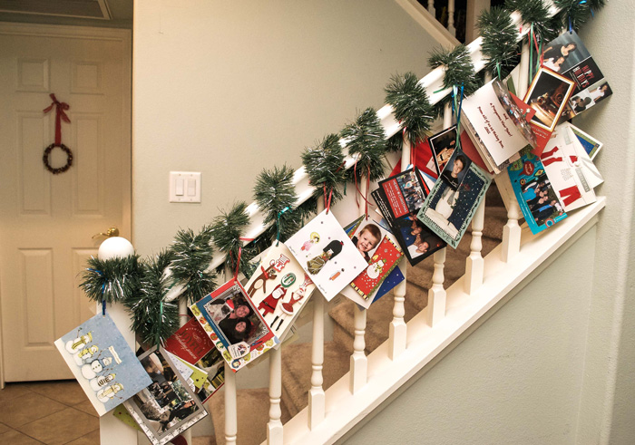 Christmas-Garland-From-Old-Christmas-Cards-White-Christmas-Livingroom-Decoraion-christmas-diy-christmas-home-décor-christmas-decoration-ideas-christmas-mantel-decorations