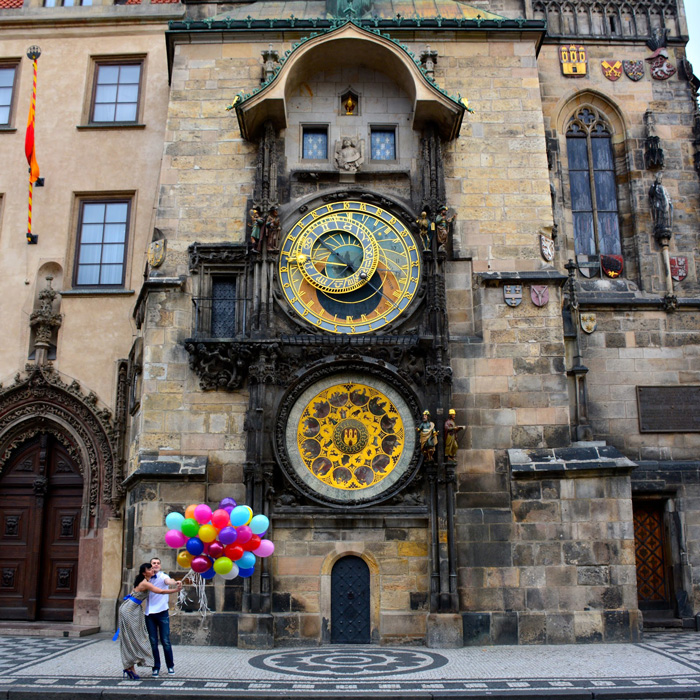 The-Astronomical-Clock,-Prague-clock-tower-clock-square-clock-tower-cafe-smaller-clock-tower-Couple-with-Baloons