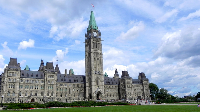 The-Peace-Tower,-Ottawa-clock-tower-clock-square-clock-tower-cafe-smaller-clock-tower