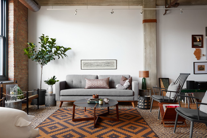 Top-Interior-Design-Trends-for-2018-Extravagant-Rug-Industrial-Style-Living-Room-Cozy-Living-Room-Trends