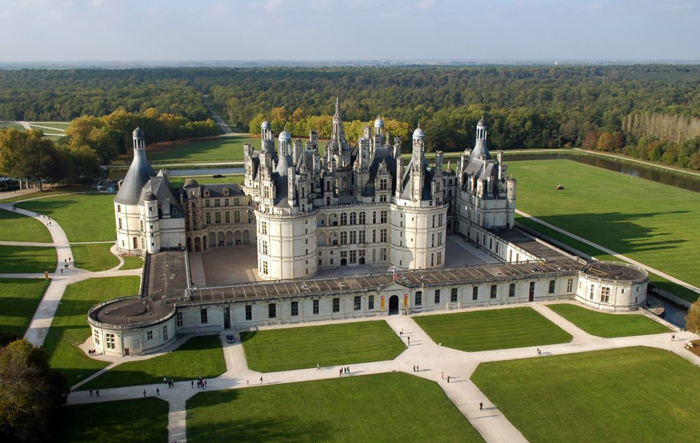 Chateau-de-Chambord-medieval-times-castles